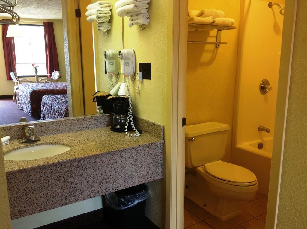 Holiday Terrace Inn - Pigeon Forge Habitación foto